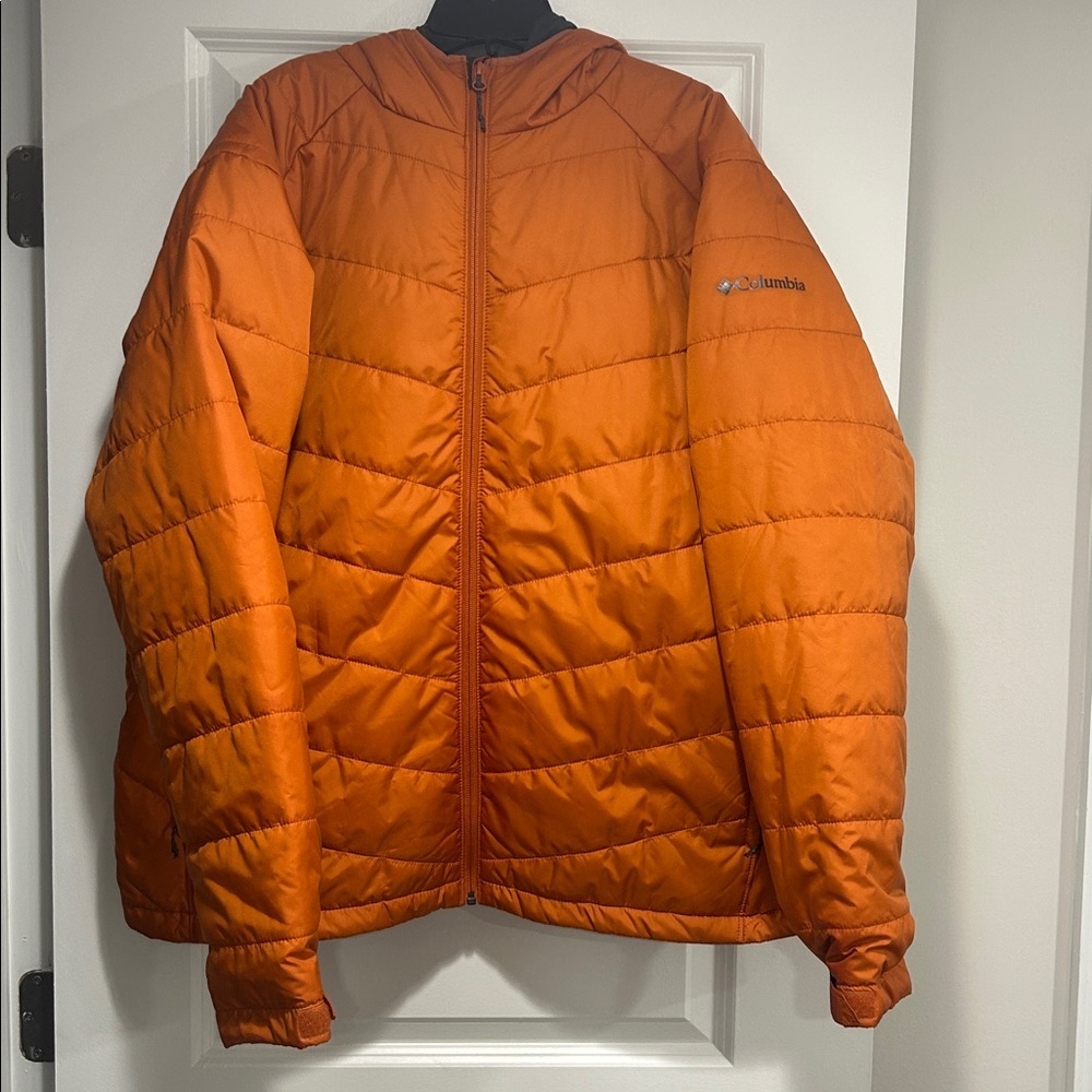 NWOT- Y2K Columbia Technical Pleated Lightweight Puffer Coat